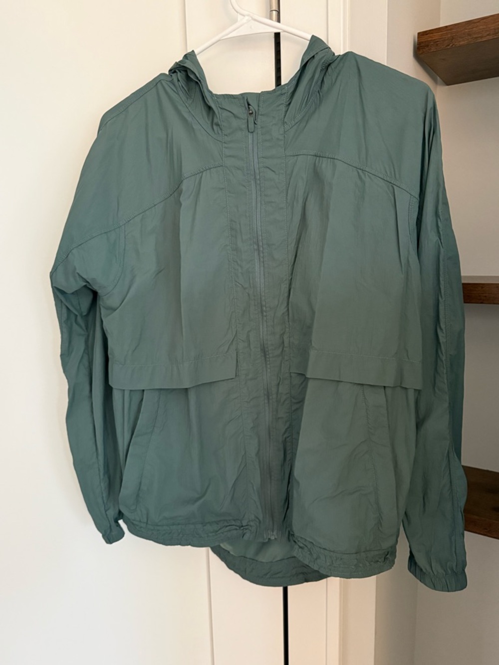 lululemon athletica Lightweight Hooded Utility Jacket in Sage Green